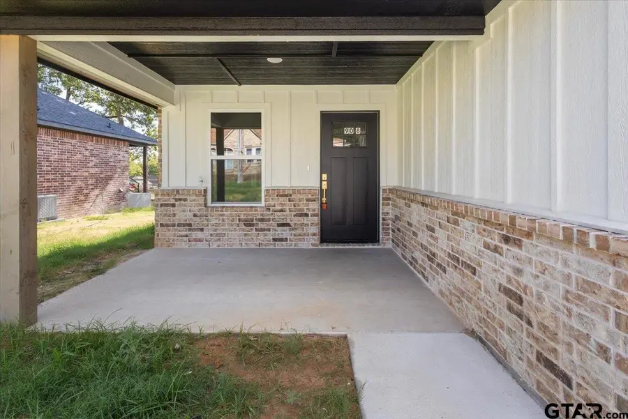 908 Nell Ave., Tyler, TX 75701 - #3