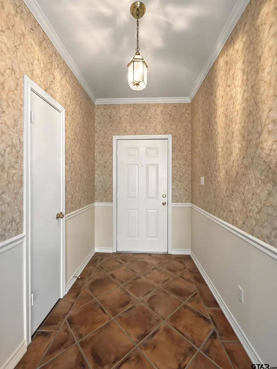 5401 Hollytree Dr, Unit 602, Tyler, TX 75703 - #3
