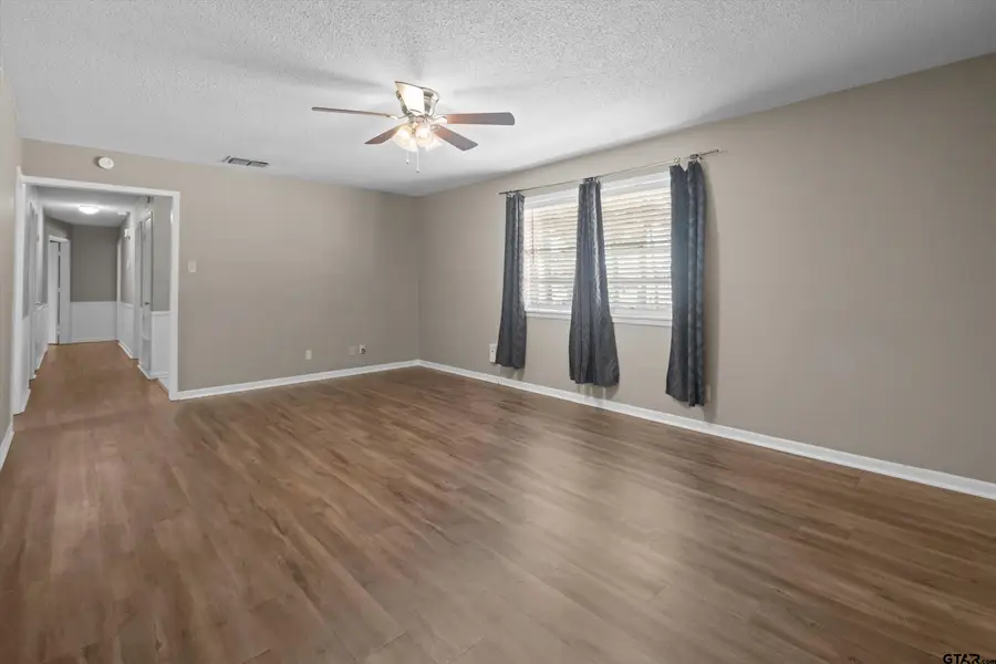 2318 Donnybrook Ave., Tyler, TX 75701 - #3
