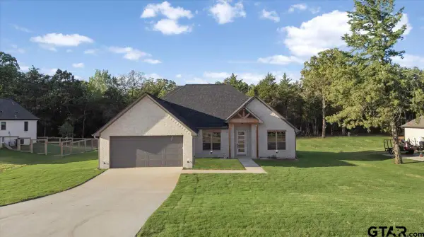 19454 Cedarpark Pl, Lindale, TX 75771
