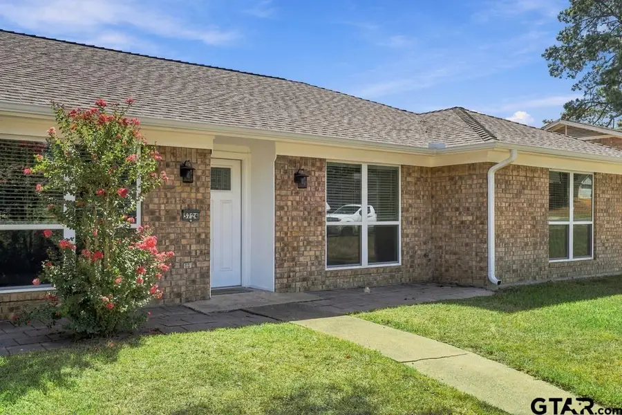 3724 Linda Kaye Dr., Longview, TX 75604 - #2