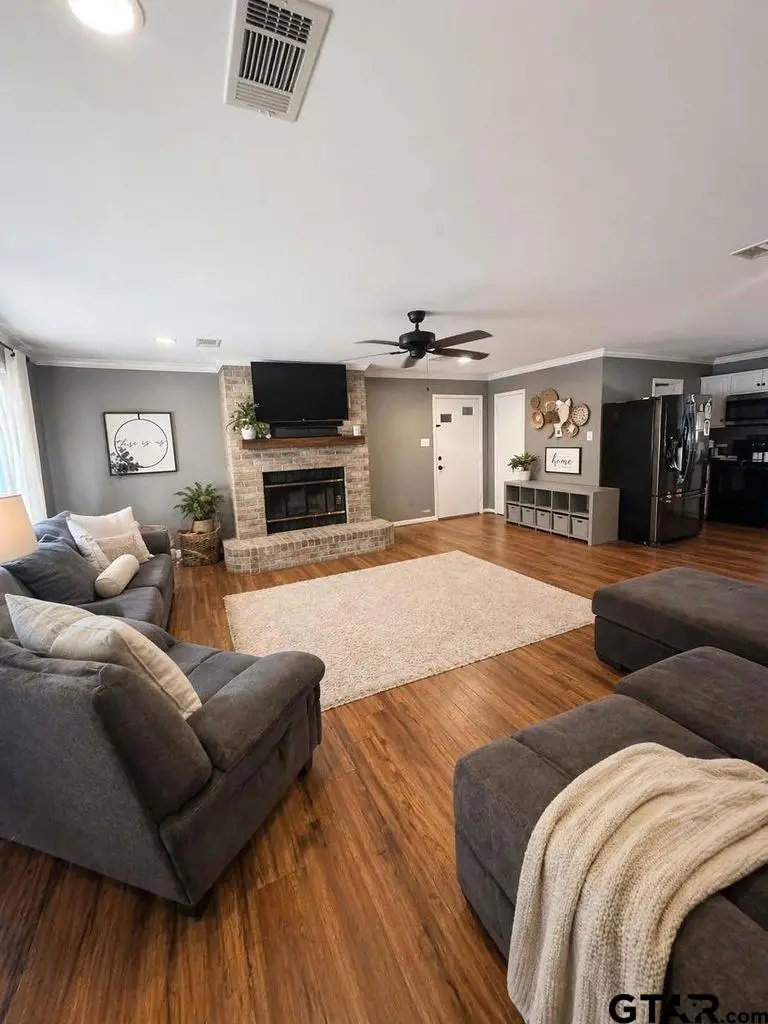 2500 E Houston Avenue, Crockett, TX 75835 - #3