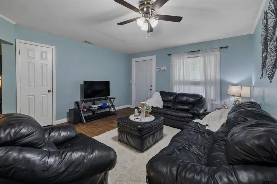 411 N Richardson St., Grand Saline, TX 75140 - #3