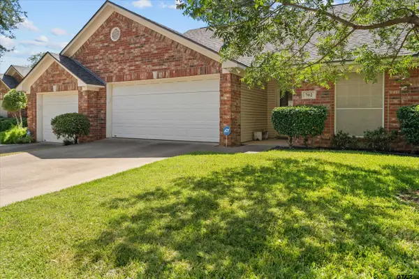 5401 Hollytree Dr. Unit 702, Tyler, TX 75703