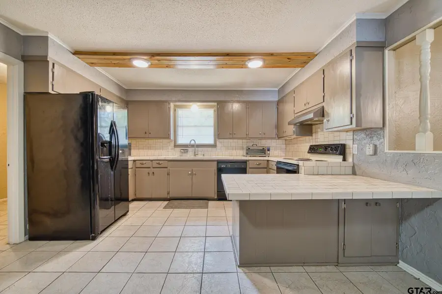 2810 Teakwood Dr, Longview, TX 75604 - #2