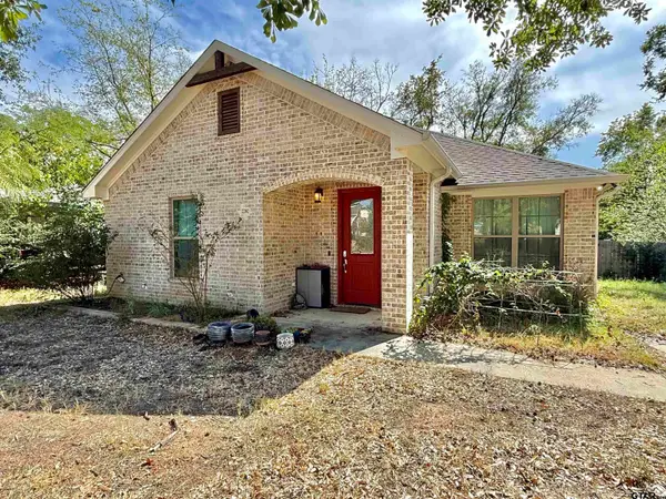 2202 Woodlawn St, Tyler, TX 75702