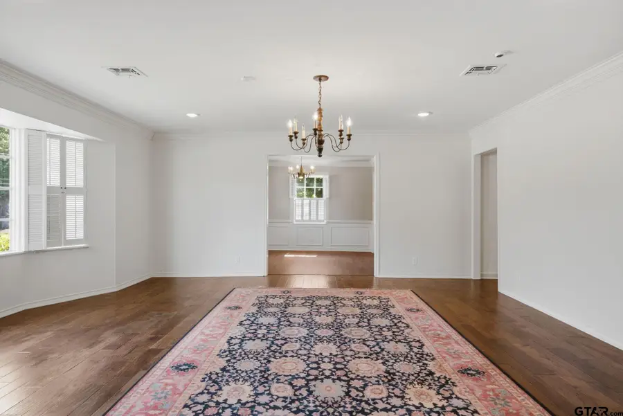 2725 Pecan Dr., Tyler, TX 75701 - #3