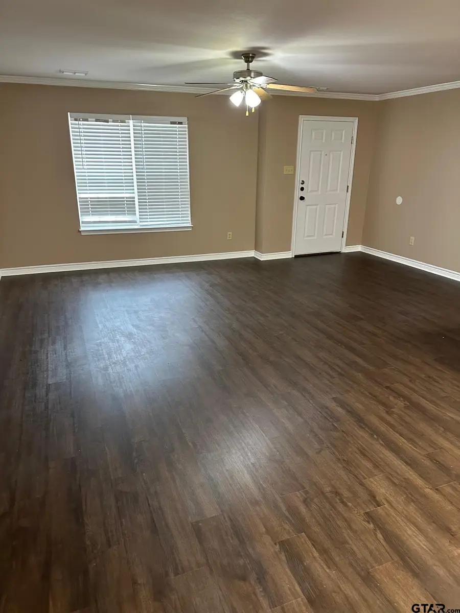 325 Princess Pl, Tyler, TX 75704 - #3