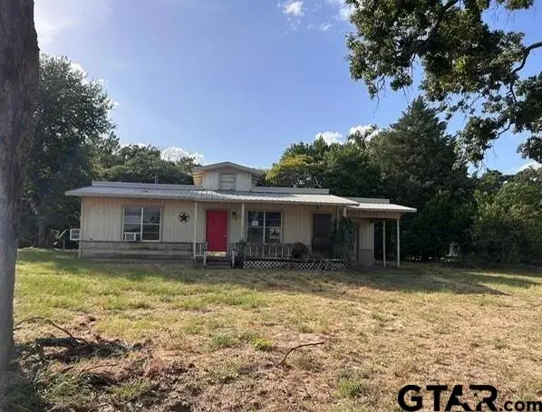 902 W College St, Athens, TX 75751