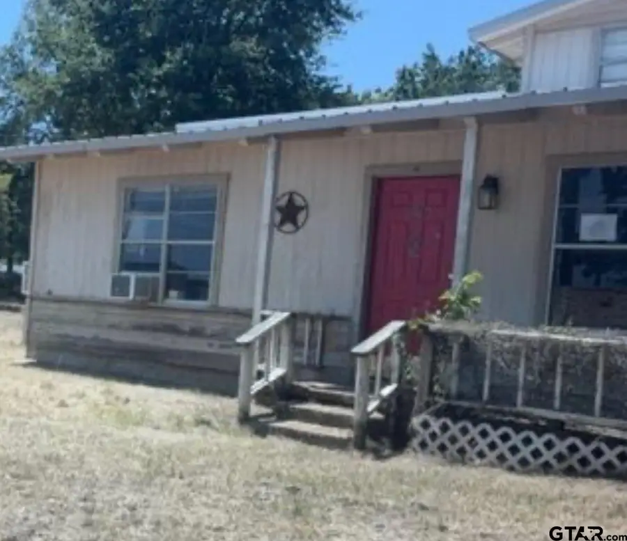 902 W College St, Athens, TX 75751 - #2