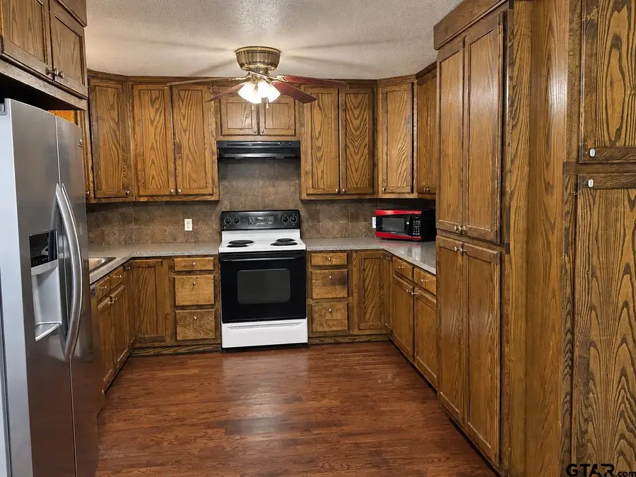 700 Francis St, Hawkins, TX 75765 - #3