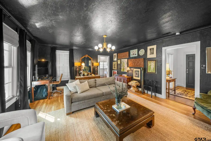 311 Shawnee Trl, Henderson, TX 75654 - #2