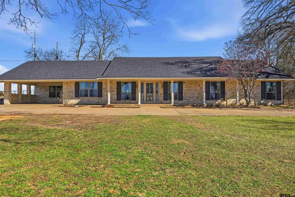 810 W Pine Street, Winnsboro, TX 75494 - #1