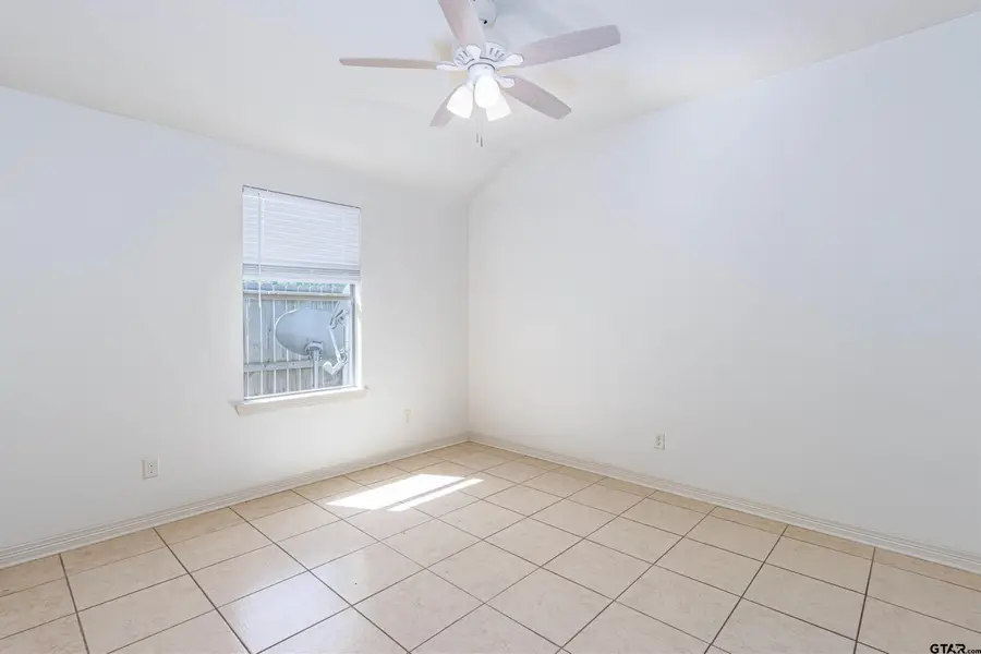 1421/1423 E Houston, Tyler, TX 75702 - #2