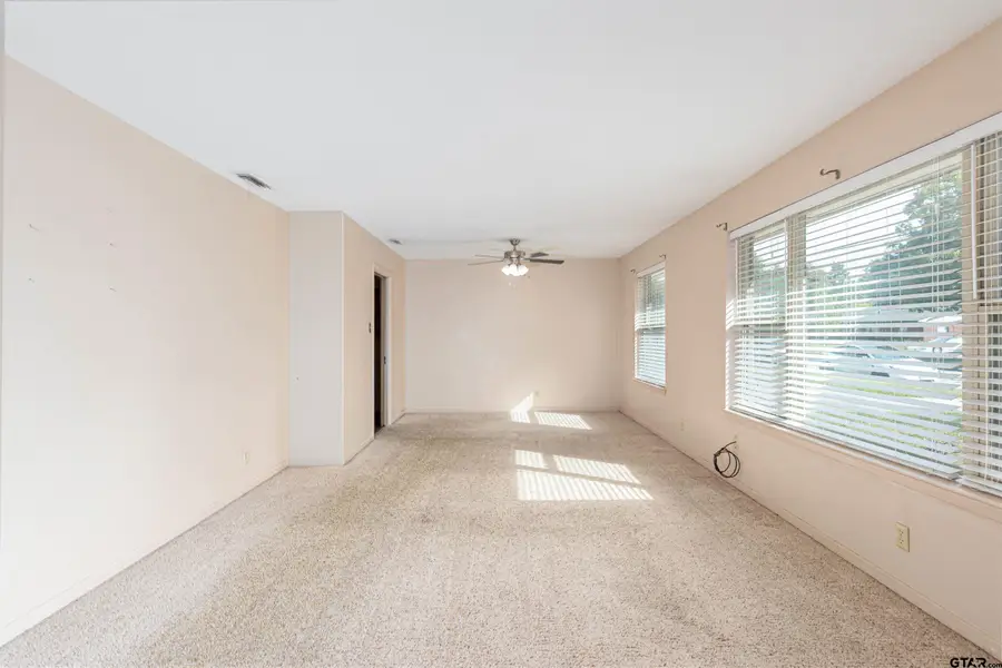 3143 Donnybrook Ave, Tyler, TX 75701 - #3