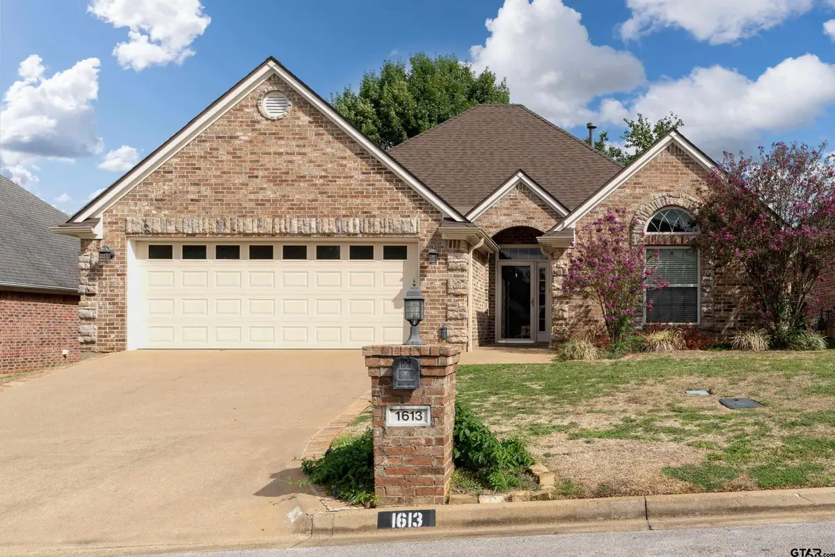 1613 Valley Brook, Longview, TX 75605 - #1