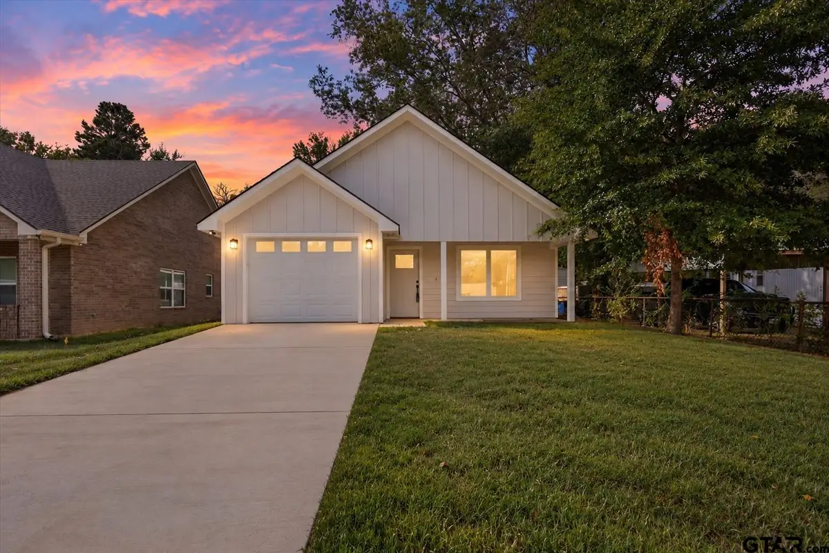 704 Spell St, Kilgore, TX 75662 - #1