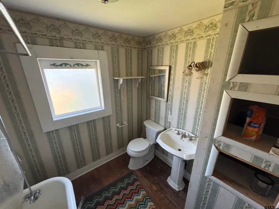 400 Main St, Mount Vernon, TX 75457 - #2