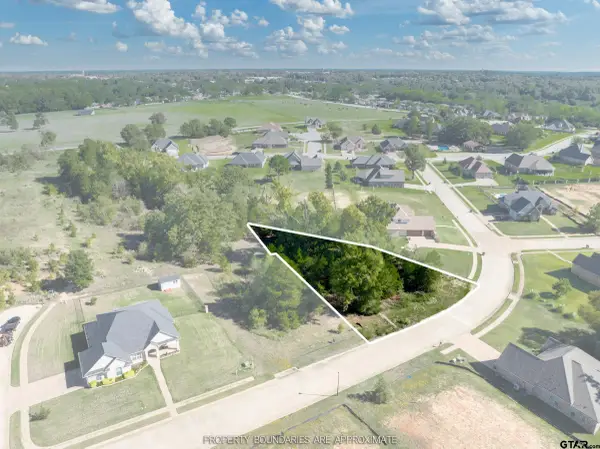 1601 Courtland Ln, Lindale, TX 75771