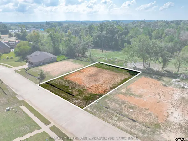 1608 Courtland Ln, Lindale, TX 75771