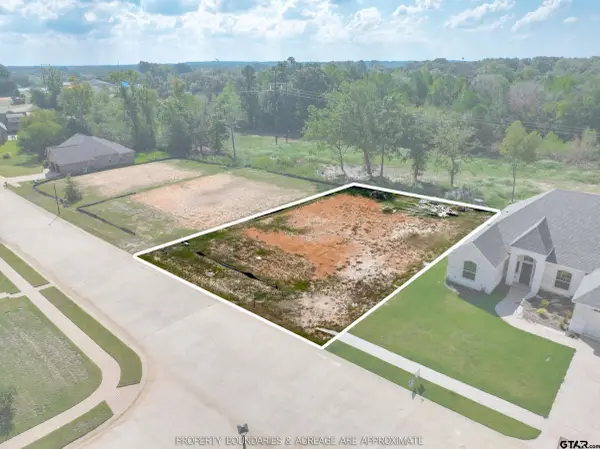 1612 Courtland Ln, Lindale, TX 75771