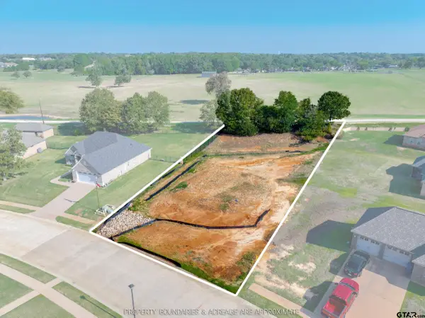 409 Corrigan Trails Blvd, Lindale, TX 75771