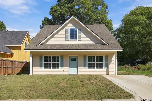 214 W Hurley Avenue, Gladewater, TX 75647