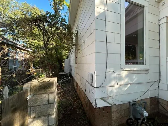 705 W Green St, Palestine, TX 75801 - #2