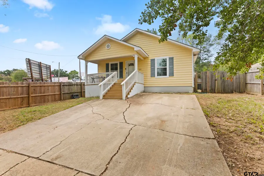 205 Lomond Ave, Longview, TX 75601 - #2