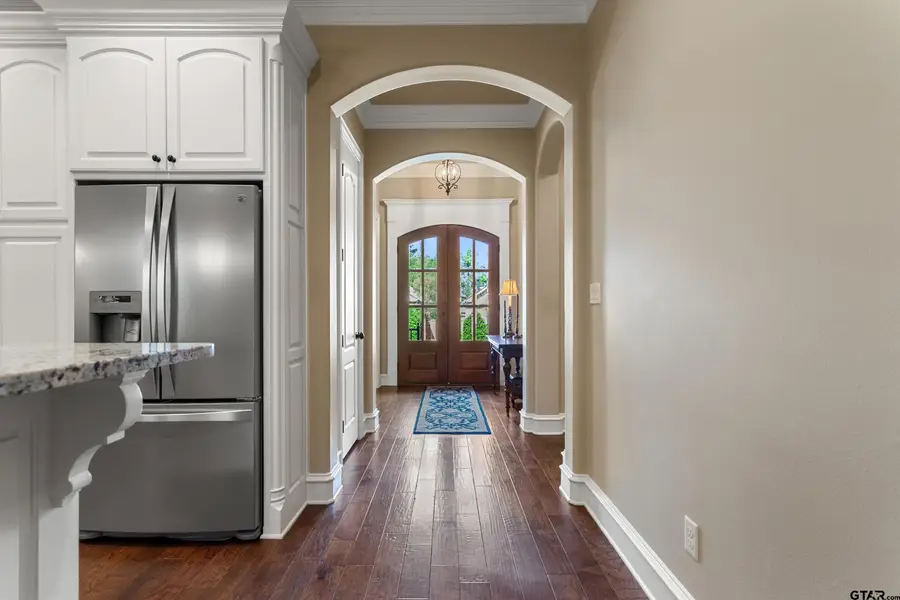 1109 Laurelwood Dr., Tyler, TX 75703 - #3
