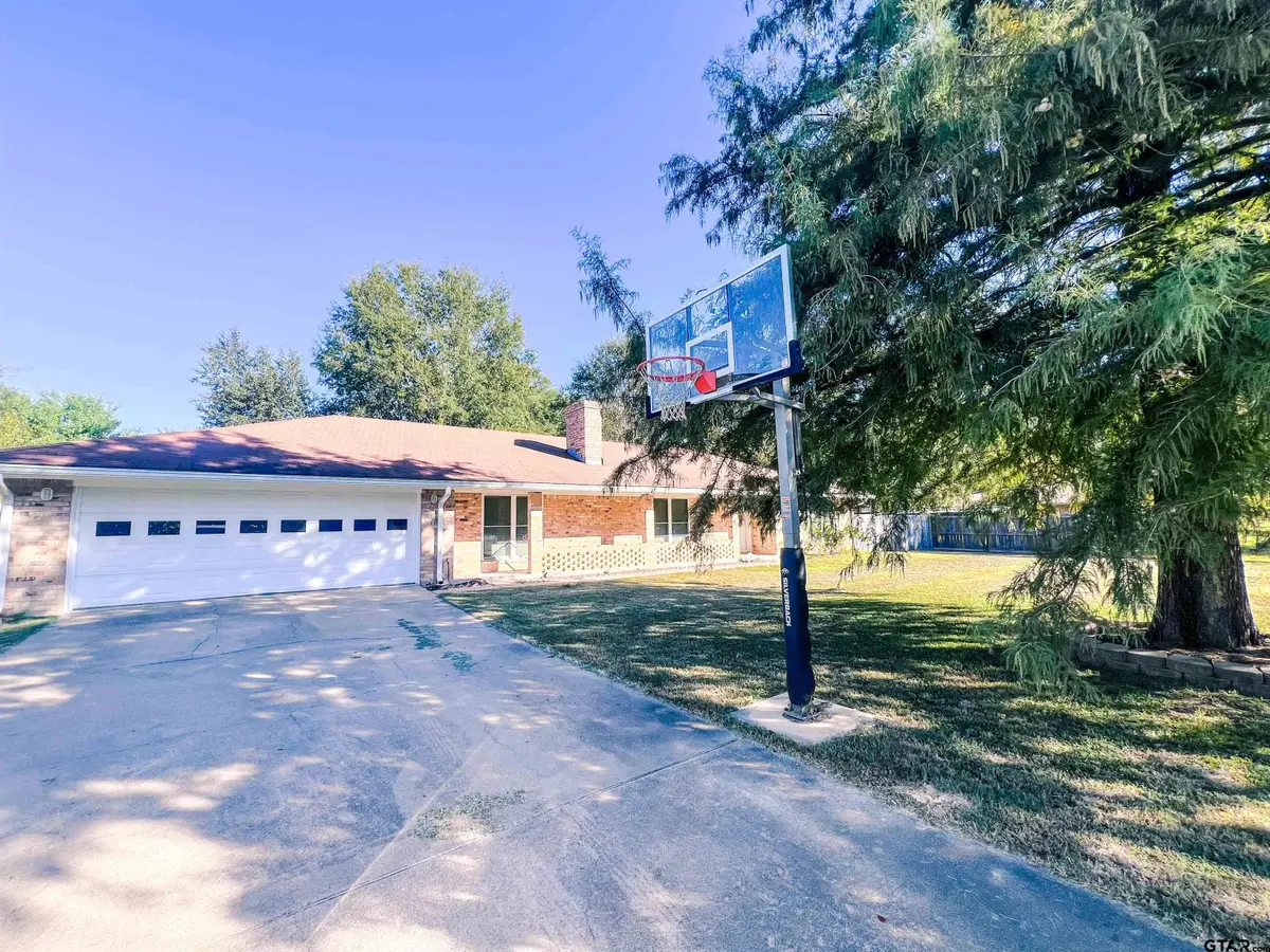 648 Daingerfield St, Pittsburg, TX 75686 - #1
