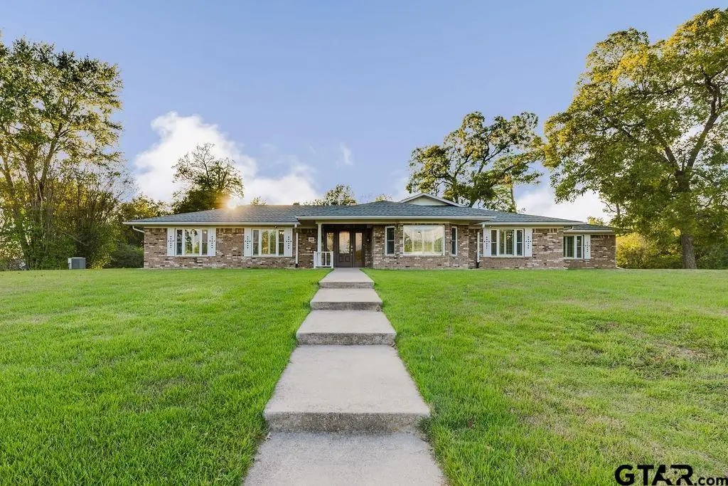 405 Moore St, Winnsboro, TX 75494 - #1