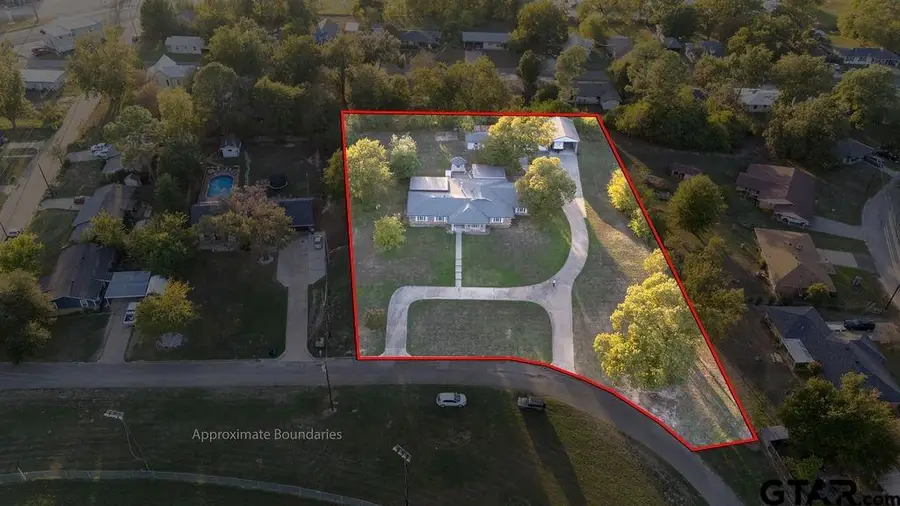 405 Moore St, Winnsboro, TX 75494 - #2