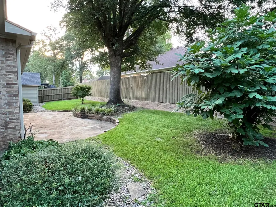 705 Kingswood Dr., Tyler, TX 75703 - #3