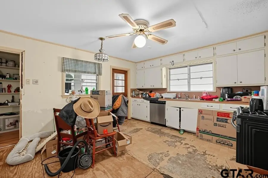 210 Church St, Winona, TX 75792 - #3