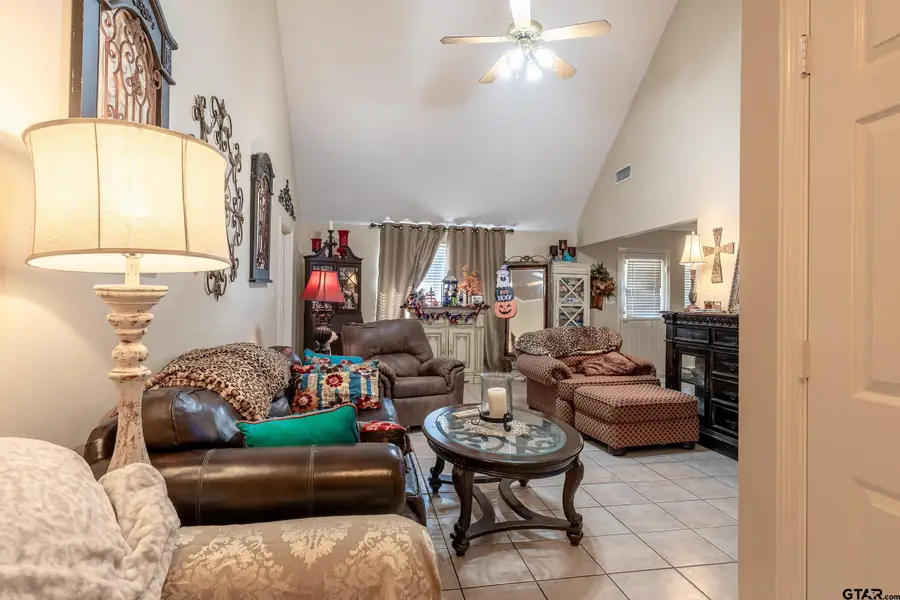407 Fourth St. Unit 335 & 337, Chandler, TX 75758 - #2