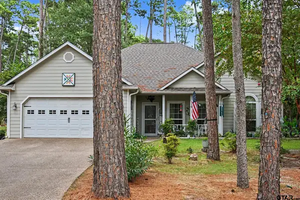 150 Pine Needle Glen, Holly Lake Ranch, TX 75765