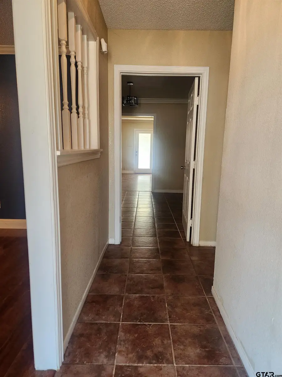 1321 S Lenox Ave, Tyler, TX 75701 - #3