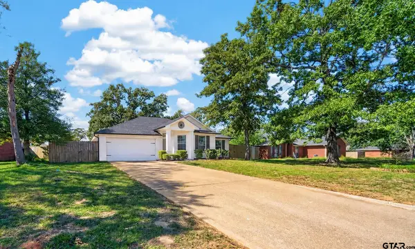 414 Molly Lane, Lindale, TX 75771
