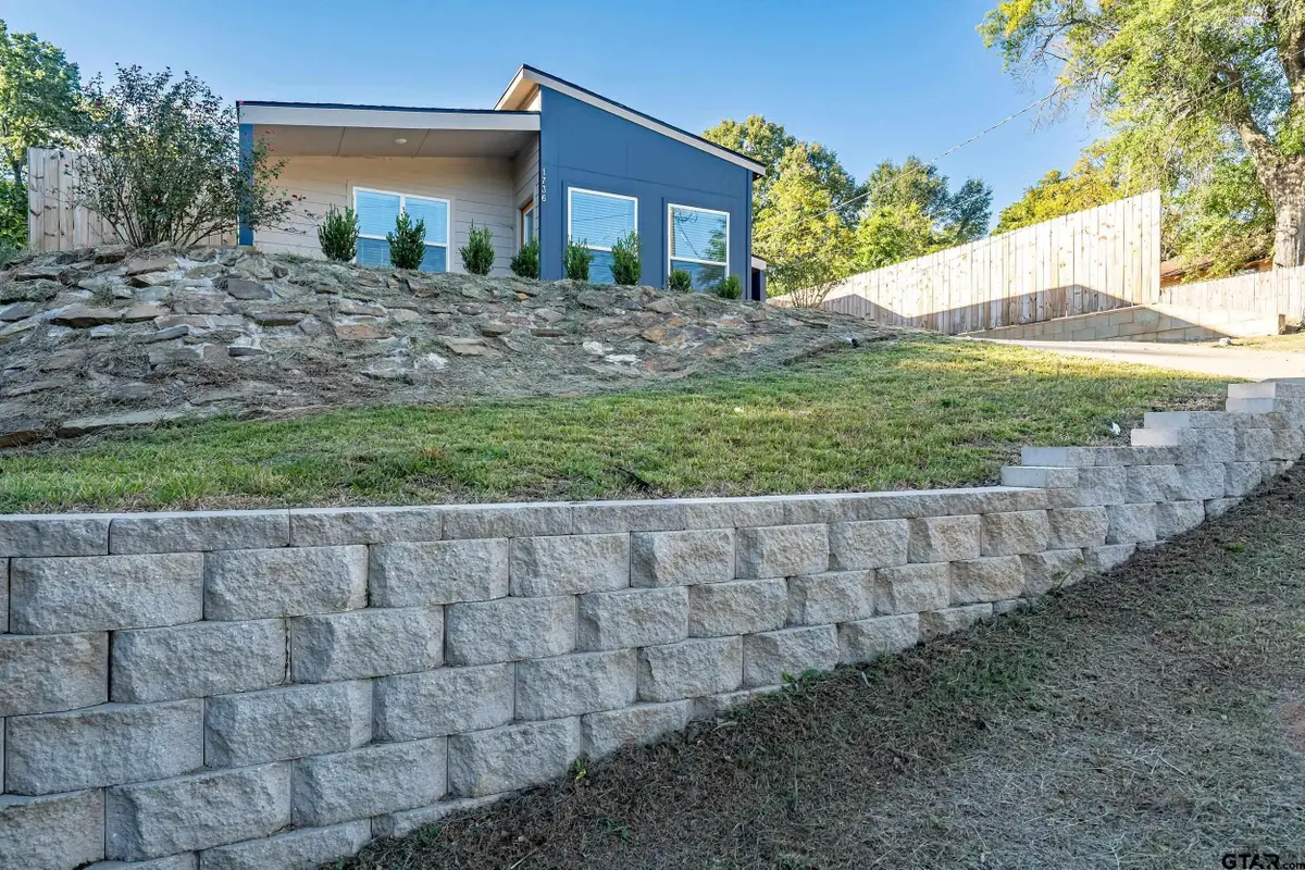 1736 W Jackson St, Tyler, TX 75701 - #1
