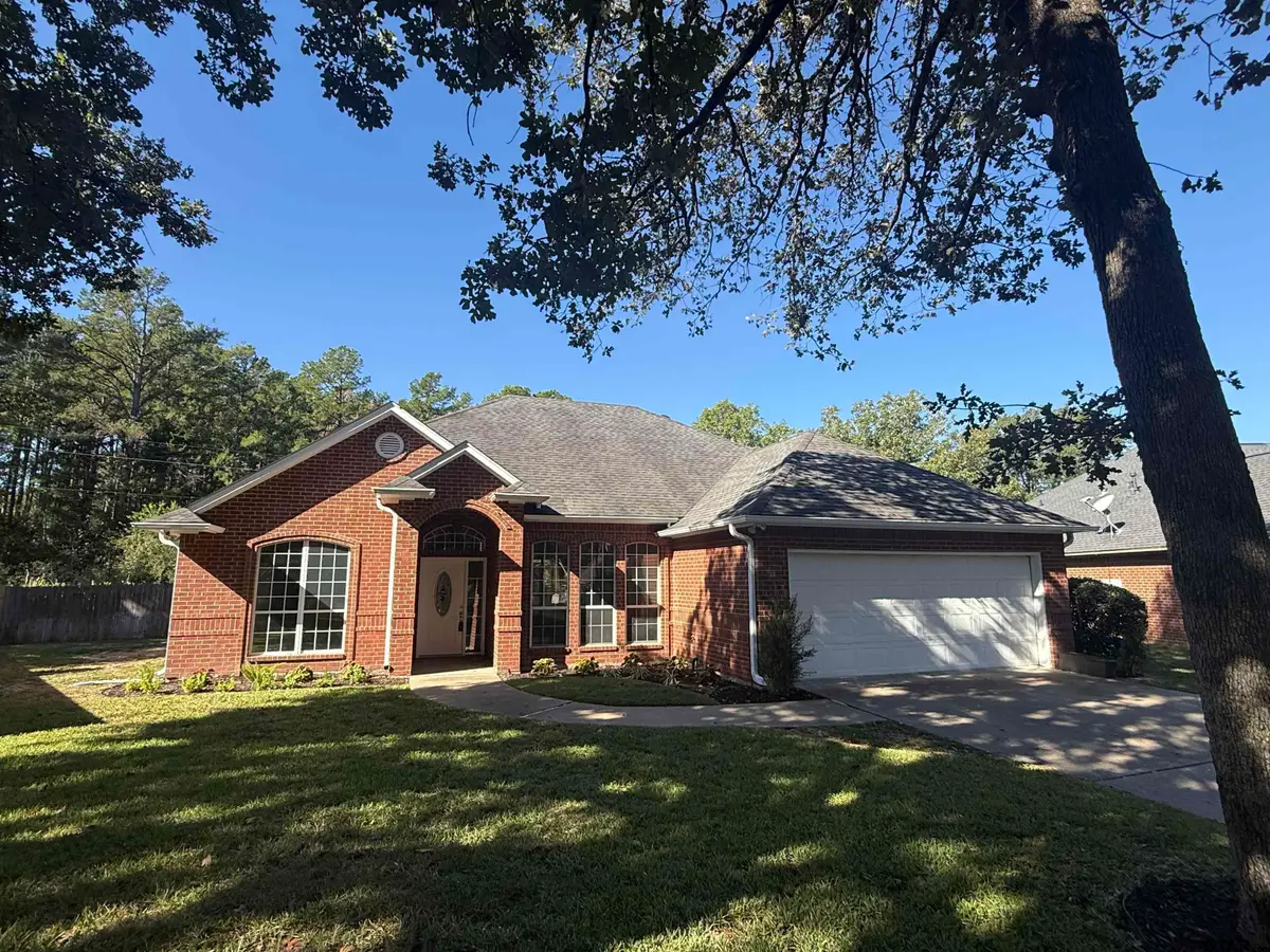 3204 Pebblebrook Cir, Tyler, TX 75707 - #1