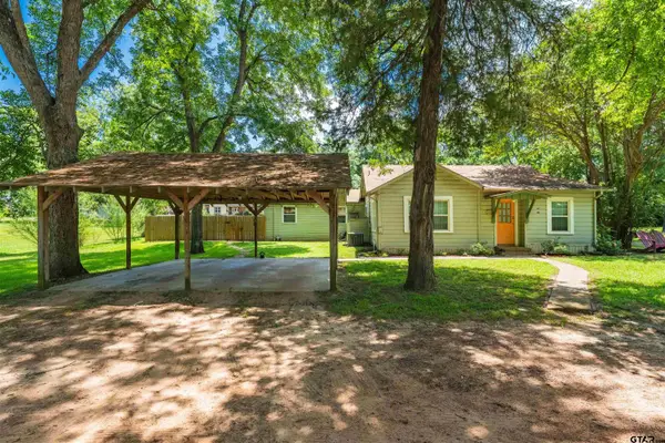 11196 Moss St, Brownsboro, TX 75756