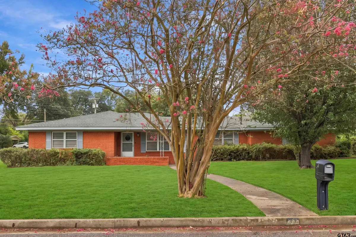 600 Woodcrest Ln, Longview, TX 75601 - #1