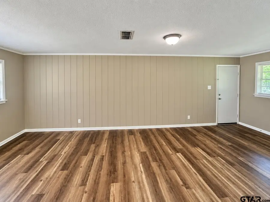 117 E Hoyt Dr, Longview, TX 75601 - #2