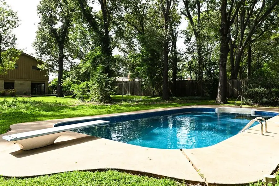 926 Bradley Dr, Athens, TX 75751 - Image #2