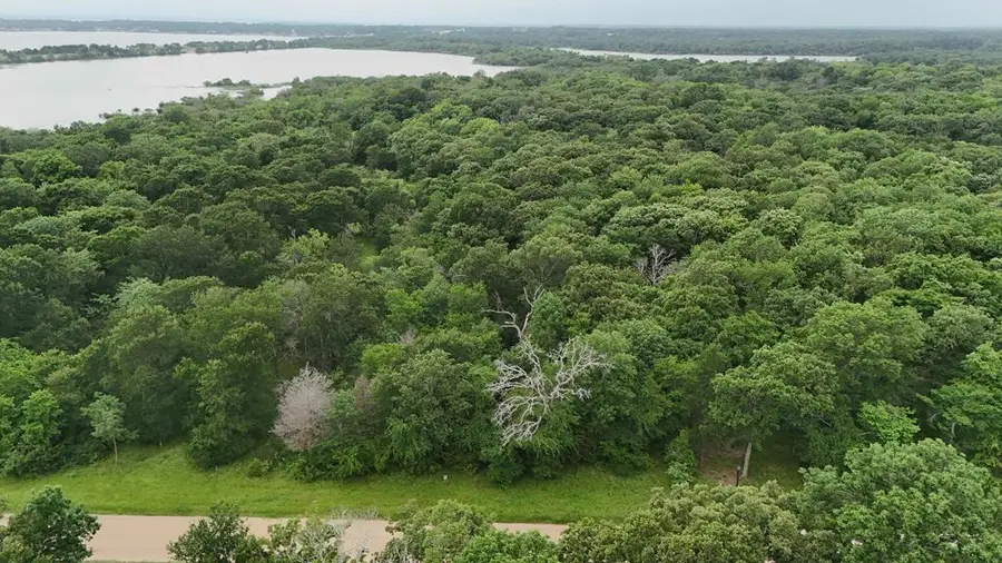 114 Oakmont Dr, Mabank, TX 75147 - Image #2