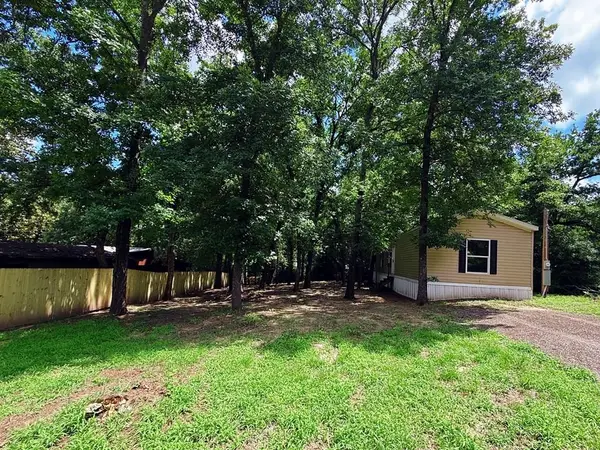 7429 Land Grant Trl, Athens, TX 75751