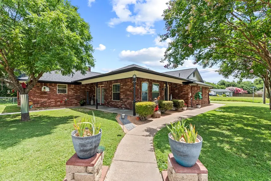 224 Autumnwood Trl, Gun Barrel City, TX 75156 - Image #2
