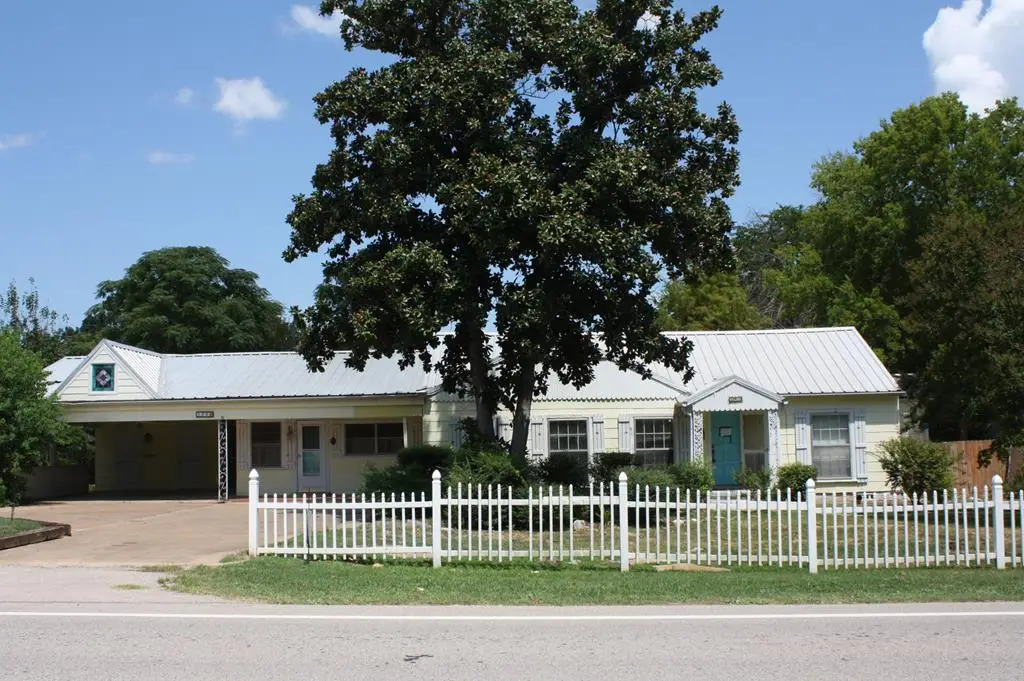 108 Cayuga Dr, Athens, TX 75751 - Image #1