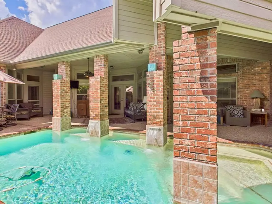 704 Park Place Dr, Athens, TX 75751 - #2